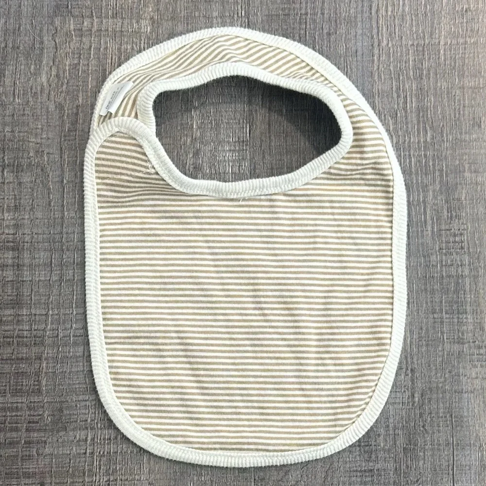 💞 New Gender Neutral Infant & Baby Reversible Organic Cotton “Sea Star” Baby Bib